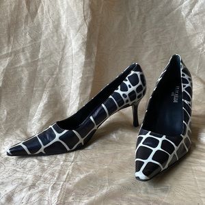 VGUC Pancaldi 1888 giraffe print Italian leather pointed toe pumps (size 9)